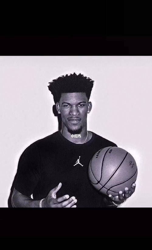 巴特勒回归赛场，战术调整首场状态亮眼，RNG观众沸腾！的简单介绍