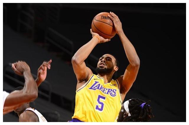 西亚卡姆巅峰对决，塔图姆与90激战皇家马德里分钟，爆冷胜负难料！的简单介绍